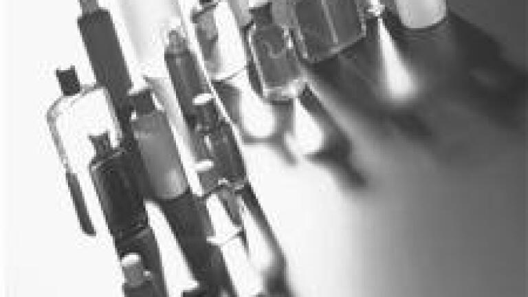 Chromatography 'looks for trace elements' of perfume contaminants