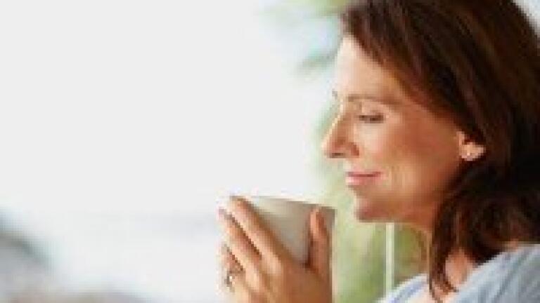 White tea leaves may be caused by heat damage