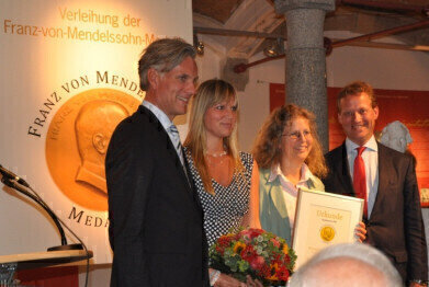 Knauer is honoured with a very special award and also celebrates 50 years!
