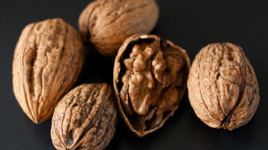 Cracking Open the Health Benefits of Walnuts with Countercurrent Chromatography