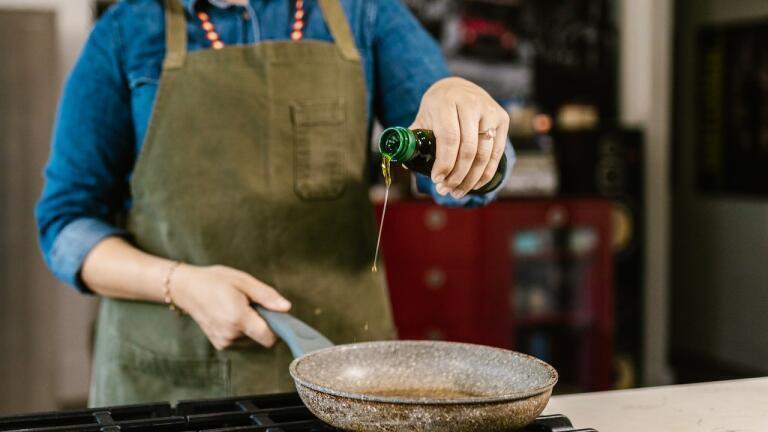 Chromatography Finds that Frying in Extra Virgin Olive Oil is Healthy