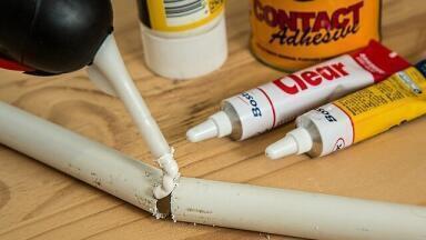 Smelly Adhesives? — Chromatography Can Help