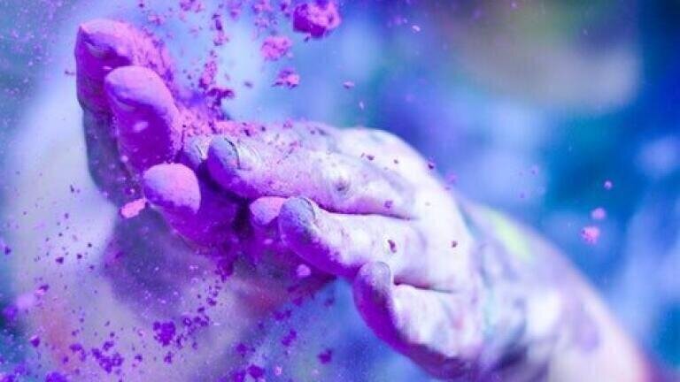 Chromatography Discovers Royal Purple Fabrics Worn by Ancient Kings