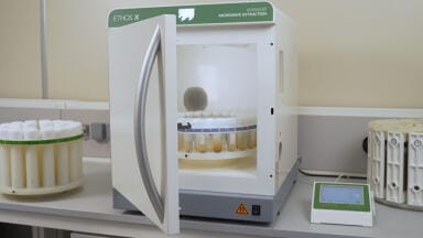 Accelerating PFAS analysis in solid matrices using microwave extraction